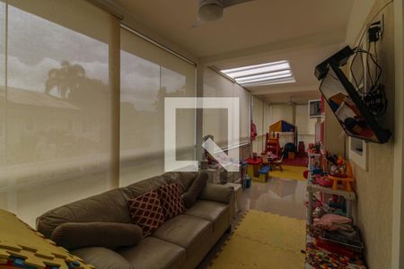 Casa de condomínio à venda com 350m², 5 quartos e 2 vagas Casa de condomínio à venda com 350m², 5 quartos e 2 vagasVaranda Suítes 1, 2 e 3