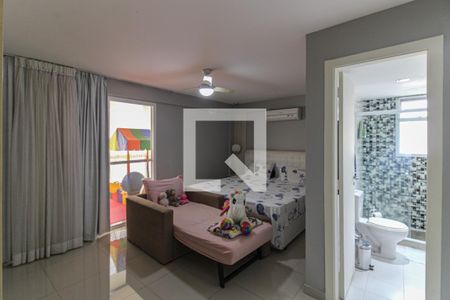 Casa de condomínio à venda com 350m², 5 quartos e 2 vagas Casa de condomínio à venda com 350m², 5 quartos e 2 vagasSuíte 2