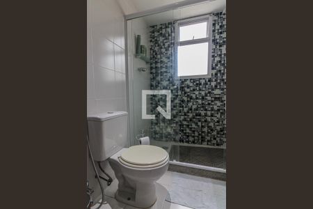 Casa de condomínio à venda com 350m², 5 quartos e 2 vagas Casa de condomínio à venda com 350m², 5 quartos e 2 vagasSuíte 2 - Banheiro