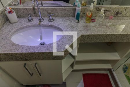 Casa de condomínio à venda com 350m², 5 quartos e 2 vagas Casa de condomínio à venda com 350m², 5 quartos e 2 vagasSuíte 3 - Banheiro