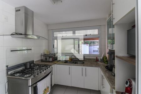 Casa de condomínio à venda com 350m², 5 quartos e 2 vagas Casa de condomínio à venda com 350m², 5 quartos e 2 vagasCozinha