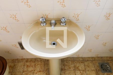 Casa de condomínio à venda com 200m², 3 quartos e 1 vaga Casa de condomínio à venda com 200m², 3 quartos e 1 vagaBanheiro 2