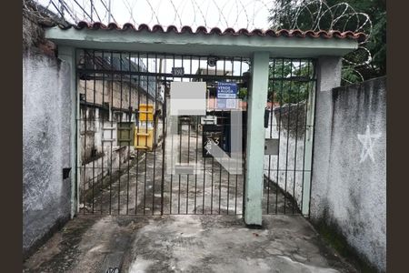 Casa de condomínio à venda com 200m², 3 quartos e 1 vaga Casa de condomínio à venda com 200m², 3 quartos e 1 vagaFachada e placa