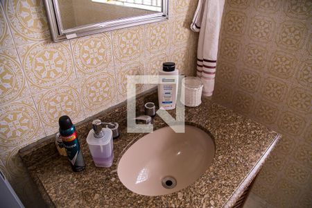 Casa à venda com 140m², 3 quartos e 2 vagasBanheiro Social - Pia