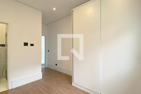 Casa de condomínio à venda com 200m², 4 quartos e 4 vagasSuíte 3