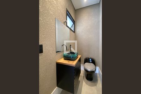 Casa de condomínio à venda com 200m², 4 quartos e 4 vagasLavabo