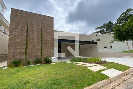 Casa de condomínio à venda com 200m², 4 quartos e 4 vagasFachada