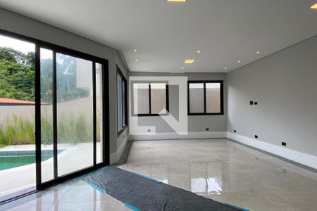 Sala de casa de condomínio à venda com 4 quartos, 200m² em Parque Sinai, Santana de Parnaíba