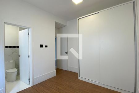 Casa de condomínio à venda com 200m², 4 quartos e 4 vagasSuíte 1