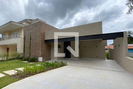 Casa de condomínio à venda com 200m², 4 quartos e 4 vagasFachada