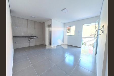 Sala e Cozinha de casa de condomínio para alugar com 1 quarto, 34m² em Vila Guedes, São Paulo