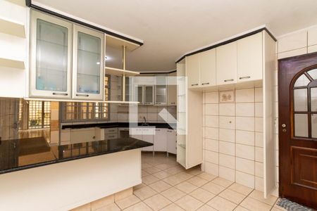 Casa à venda com 416m², 5 quartos e 3 vagas Casa à venda com 416m², 5 quartos e 3 vagasCozinha