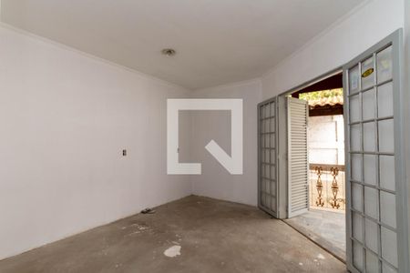 Casa à venda com 416m², 5 quartos e 3 vagas Casa à venda com 416m², 5 quartos e 3 vagasQuarto 5