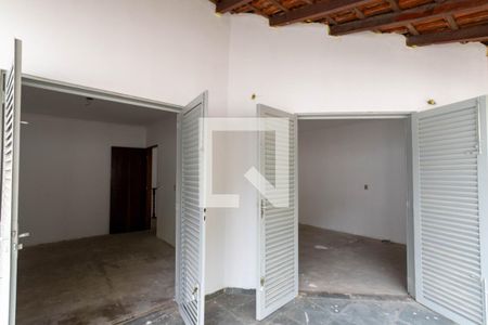 Casa à venda com 416m², 5 quartos e 3 vagas Casa à venda com 416m², 5 quartos e 3 vagasVaranda dos quartos