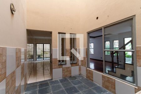 Casa à venda com 416m², 5 quartos e 3 vagas Casa à venda com 416m², 5 quartos e 3 vagasJardim de inverno