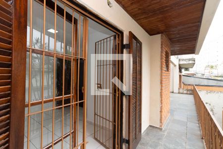 Casa à venda com 416m², 5 quartos e 3 vagas Casa à venda com 416m², 5 quartos e 3 vagasVaranda da suíte 1