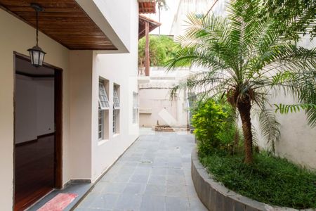 Casa à venda com 416m², 5 quartos e 3 vagas Casa à venda com 416m², 5 quartos e 3 vagasJardim