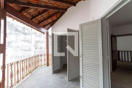 Casa à venda com 416m², 5 quartos e 3 vagas Casa à venda com 416m², 5 quartos e 3 vagasVaranda dos quartos