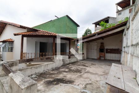 Casa à venda com 416m², 5 quartos e 3 vagas Casa à venda com 416m², 5 quartos e 3 vagasTerraço