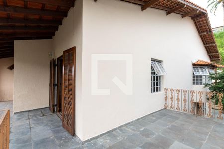 Casa à venda com 416m², 5 quartos e 3 vagas Casa à venda com 416m², 5 quartos e 3 vagasVaranda da suíte master