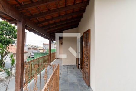 Casa à venda com 416m², 5 quartos e 3 vagas Casa à venda com 416m², 5 quartos e 3 vagasVaranda da suíte master