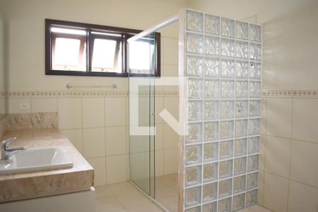 Banheiro da Suíte de casa para alugar com 4 quartos, 250m² em Bacacheri, Curitiba