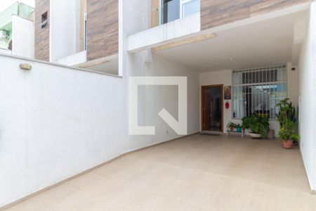 Casa à venda com 140m², 3 quartos e 2 vagas Casa à venda com 140m², 3 quartos e 2 vagasGaragem