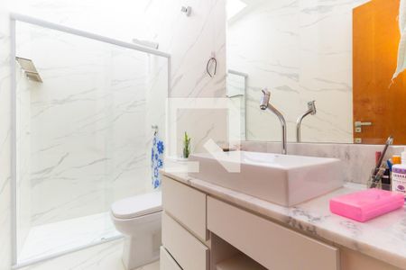 Casa à venda com 140m², 3 quartos e 2 vagas Casa à venda com 140m², 3 quartos e 2 vagasBanheiro