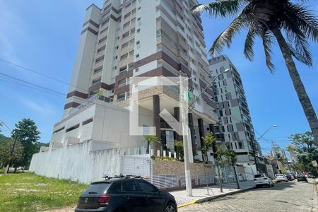 Apartamento para alugar com 64m², 2 quartos e 1 vaga Apartamento para alugar com 64m², 2 quartos e 1 vagaFachada