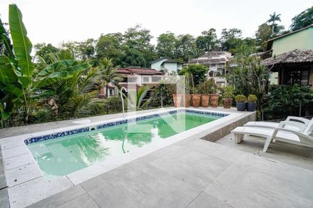 Casa de condomínio à venda com 400m², 4 quartos e 2 vagasPiscina