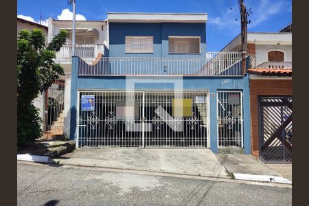Casa à venda com 210m², 4 quartos e 2 vagasFachada 