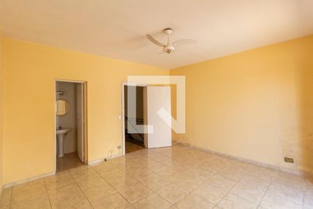 Casa à venda com 210m², 4 quartos e 2 vagasSuíte 