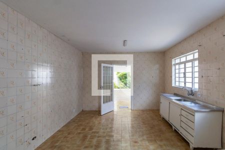 Casa à venda com 210m², 4 quartos e 2 vagasCorredor 