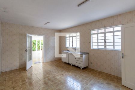 Casa à venda com 210m², 4 quartos e 2 vagasCorredor 