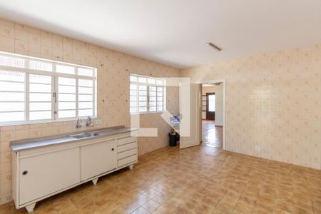 Casa à venda com 210m², 4 quartos e 2 vagasCorredor 