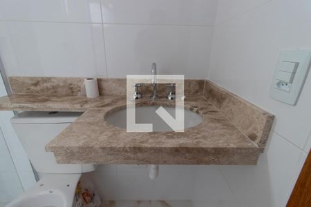 Casa à venda com 94m², 3 quartos e 2 vagas Casa à venda com 94m², 3 quartos e 2 vagasBanheiro Social