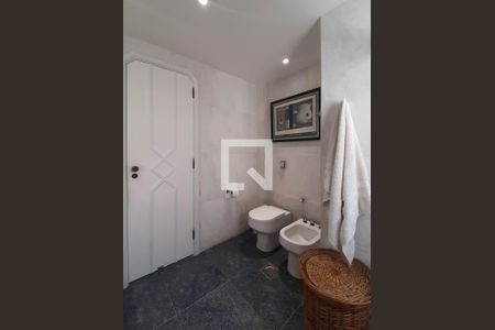 Apartamento à venda com 336m², 5 quartos e 5 vagasBanheiro Quarto 4 suíte