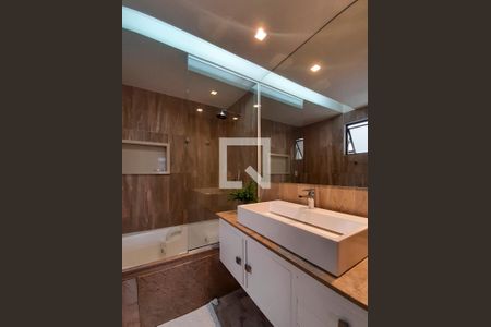 Apartamento à venda com 336m², 5 quartos e 5 vagasBanheiro Quarto 3 suíte