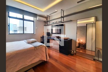 Apartamento à venda com 336m², 5 quartos e 5 vagasQuarto 3 suíte