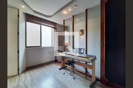 Apartamento à venda com 336m², 5 quartos e 5 vagasSala andar superior