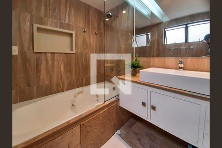 Apartamento à venda com 336m², 5 quartos e 5 vagasBanheiro Quarto 3 suíte