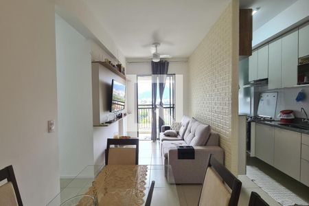 Sala de apartamento para alugar com 3 quartos, 65m² em Del Castilho, Rio de Janeiro