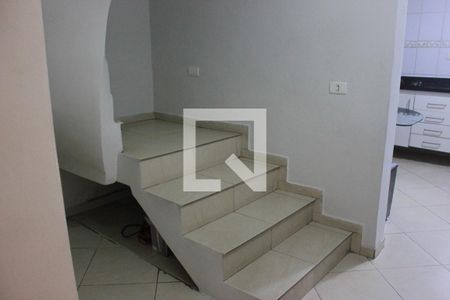 Casa para alugar com 182m², 3 quartos e 2 vagasEscadas 