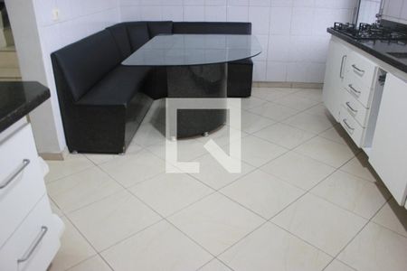 Casa para alugar com 182m², 3 quartos e 2 vagasCozinha