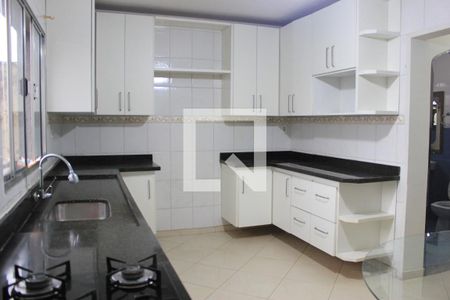 Casa para alugar com 182m², 3 quartos e 2 vagasCozinha