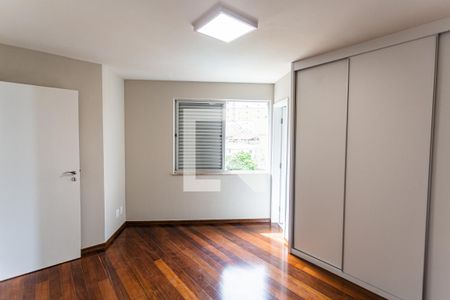Suíte de apartamento para alugar com 4 quartos, 256m² em Santo Antônio, Belo Horizonte