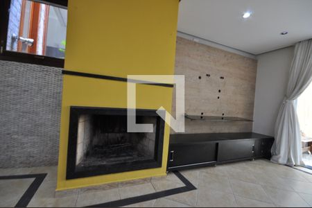 Sala de casa à venda com 4 quartos, 280m² em Vila Mazzei, São Paulo