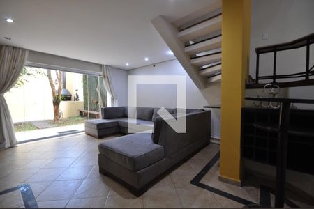 Sala de casa à venda com 4 quartos, 280m² em Vila Mazzei, São Paulo