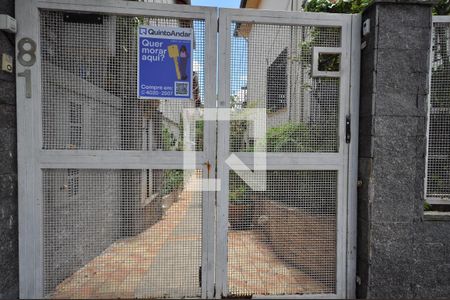 Fachada de casa à venda com 4 quartos, 280m² em Vila Mazzei, São Paulo