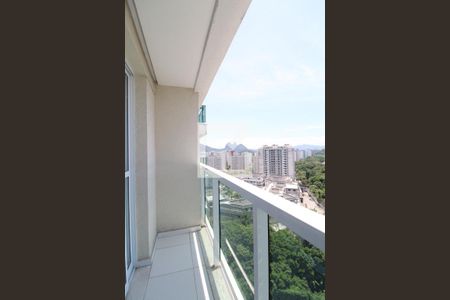 Apartamento para alugar com 77m², 2 quartos e 1 vaga Apartamento para alugar com 77m², 2 quartos e 1 vagaVaranda da suíte